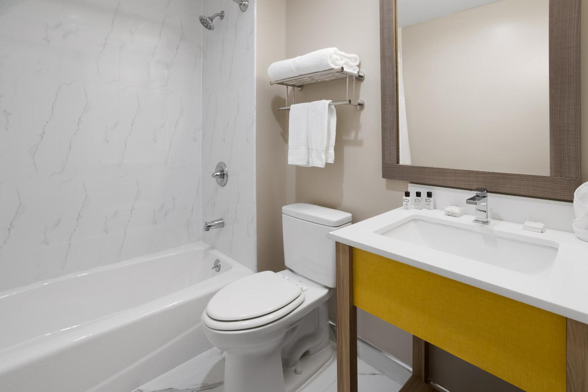 Days Inn By Wyndham Staten Island นิวยอร์ก ภายนอก รูปภาพ